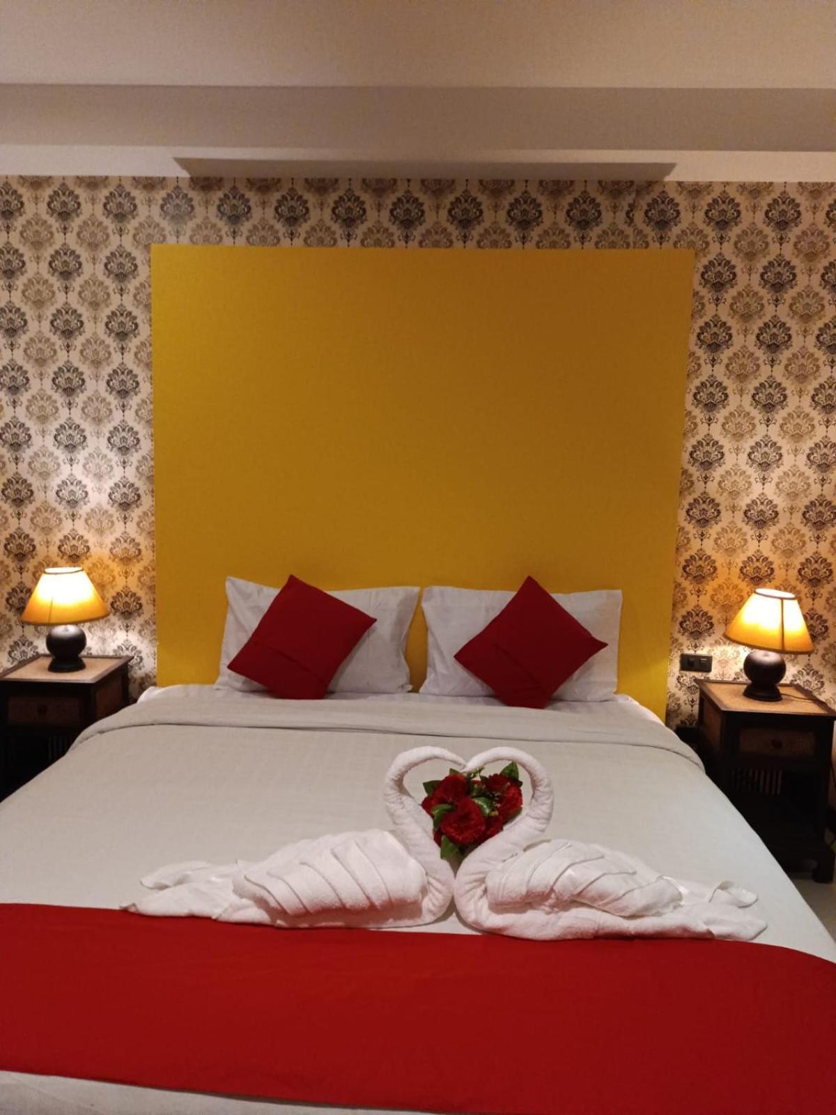 Aura Inn Rooms Pattaya Bagian luar foto