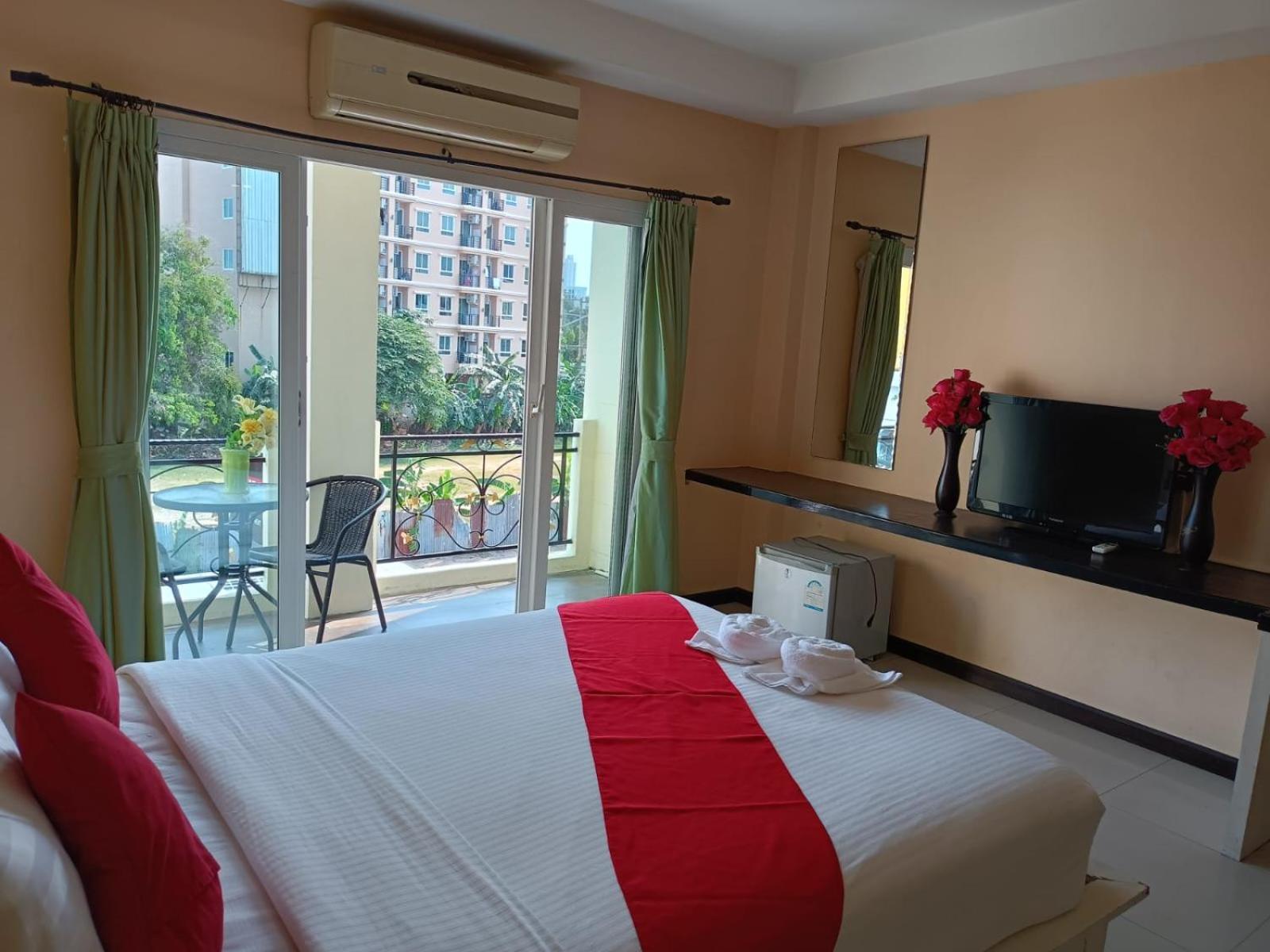 Aura Inn Rooms Pattaya Bagian luar foto