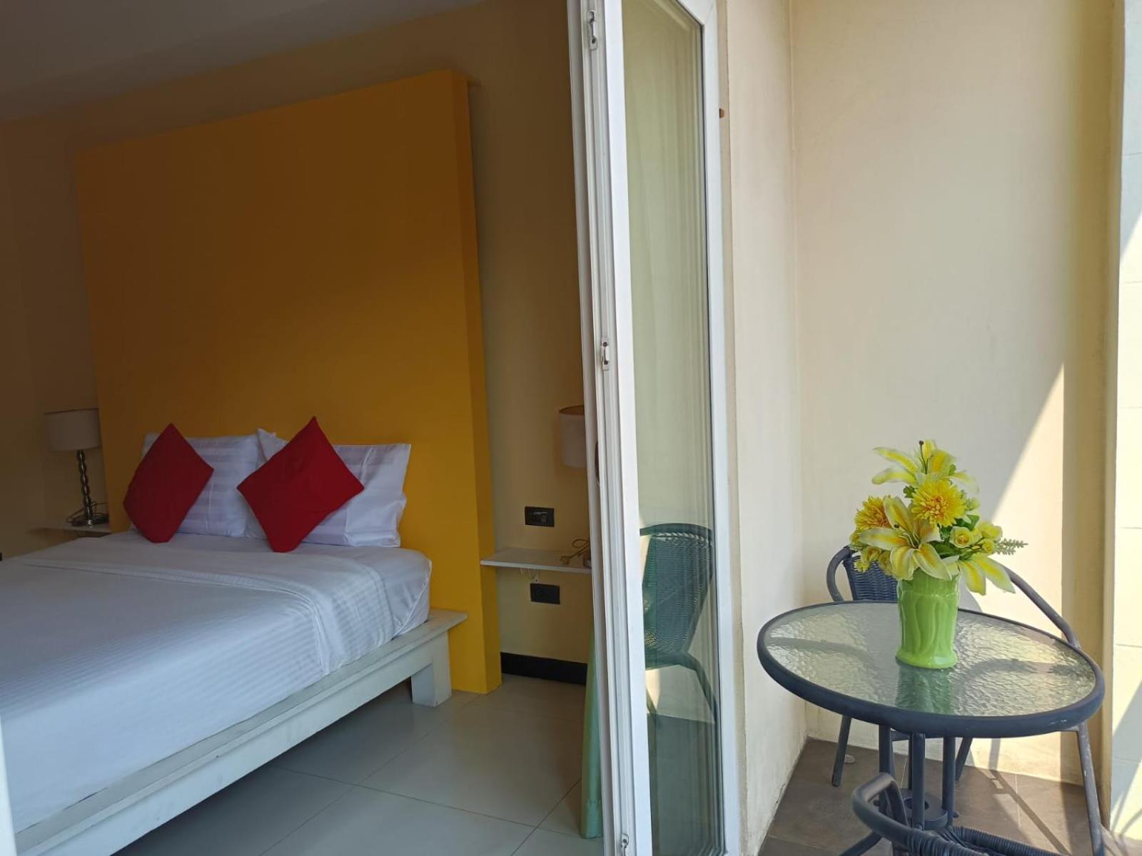 Aura Inn Rooms Pattaya Bagian luar foto